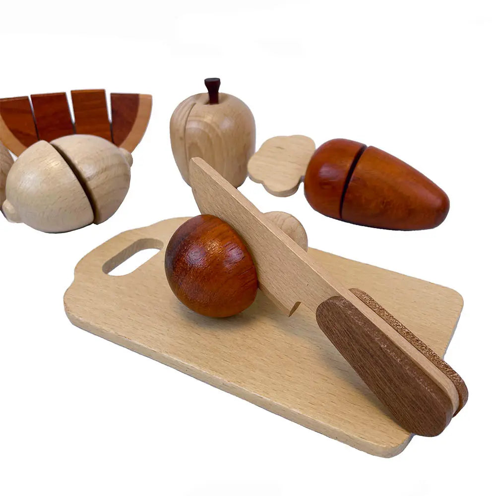 VEGETABLES SET IN A CASE
