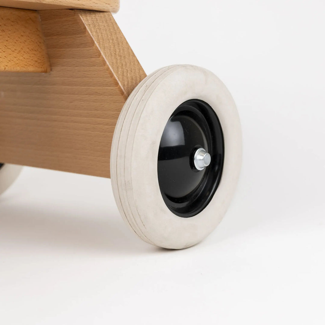 WOODEN SIT AND RIDE