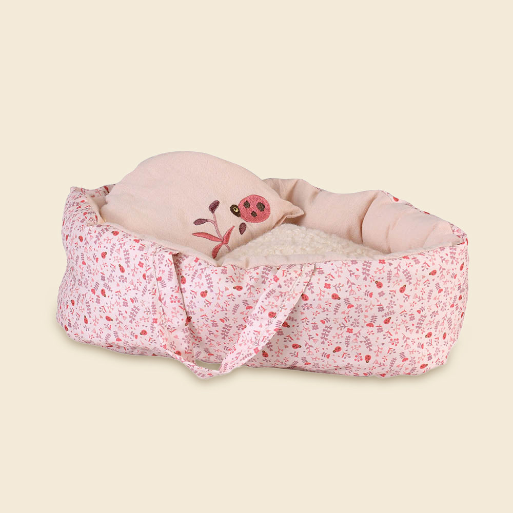 Small ladybug carry cot