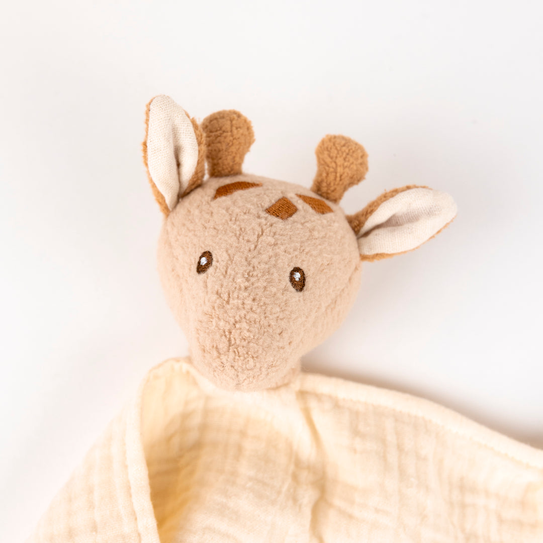 Leonie the giraffe doudou
