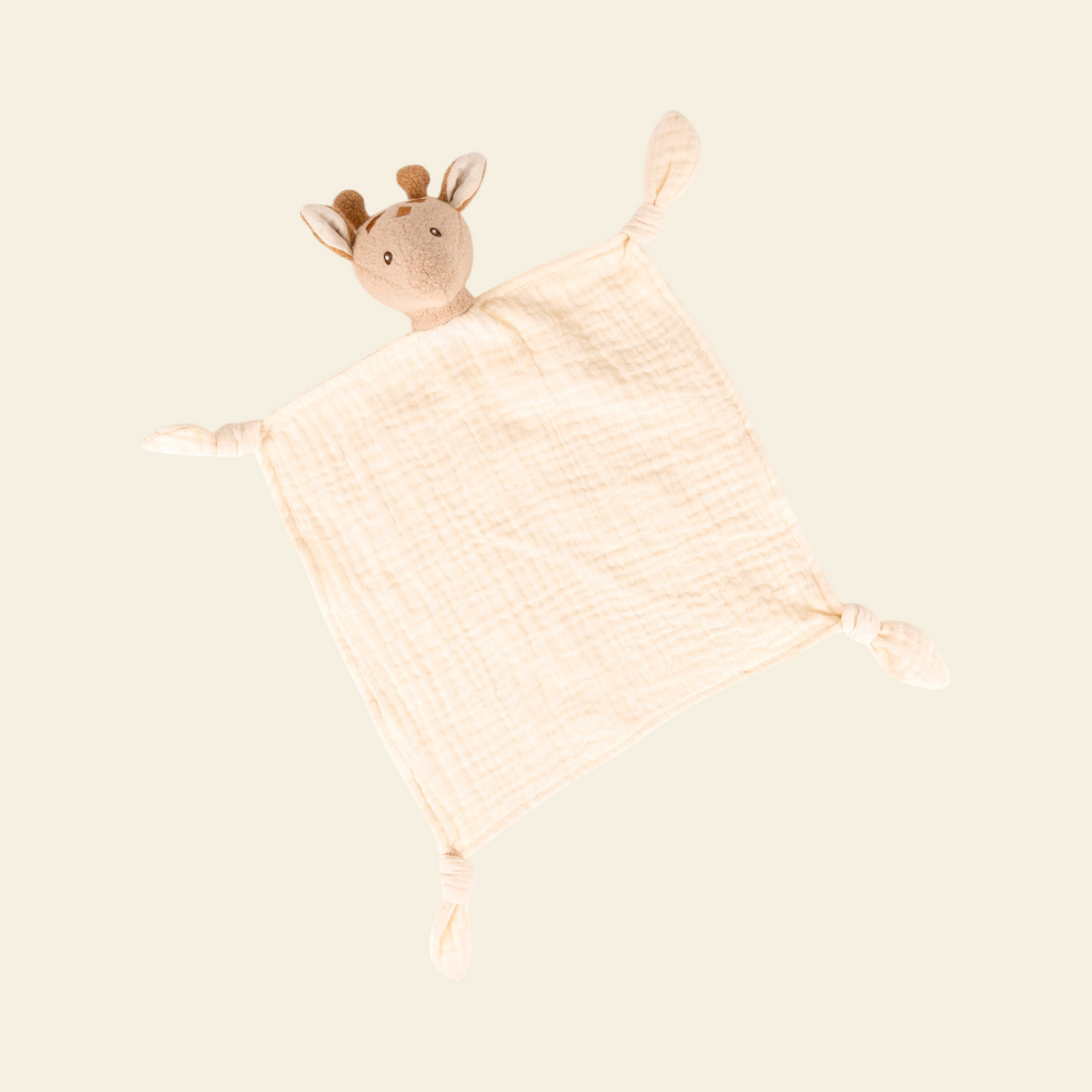 Leonie the giraffe doudou