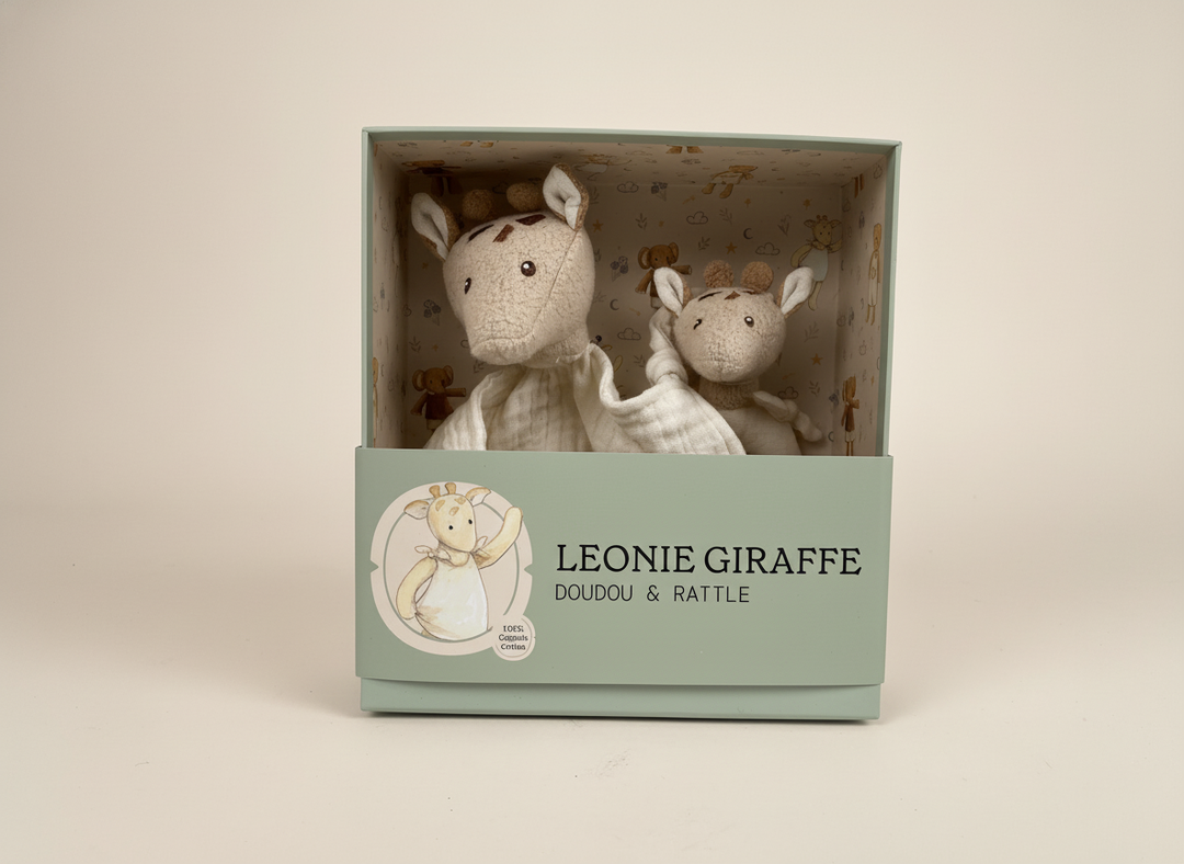 Leonie giraffe gift pack in packaging