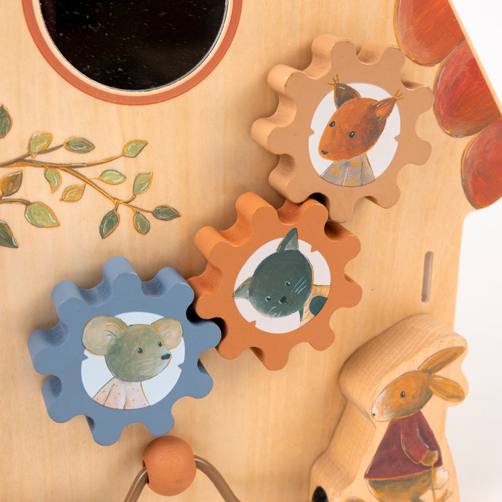 Tableau d'activités bébé en bois