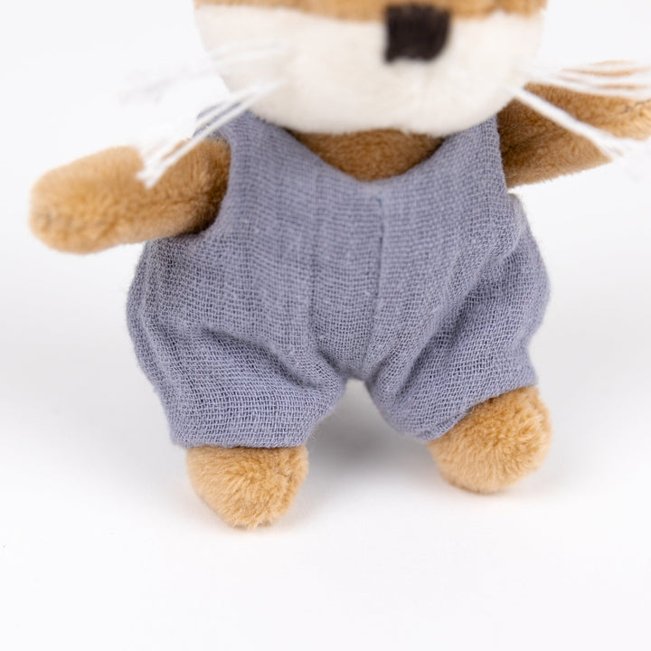 Zélie the Otter miniature