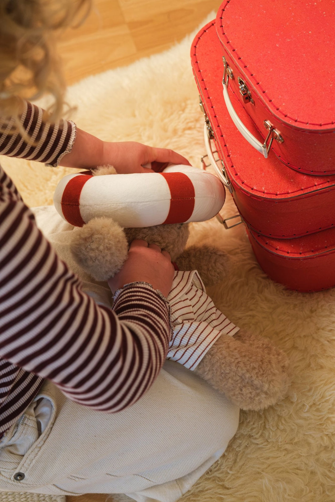 Swimmer bear, gift box