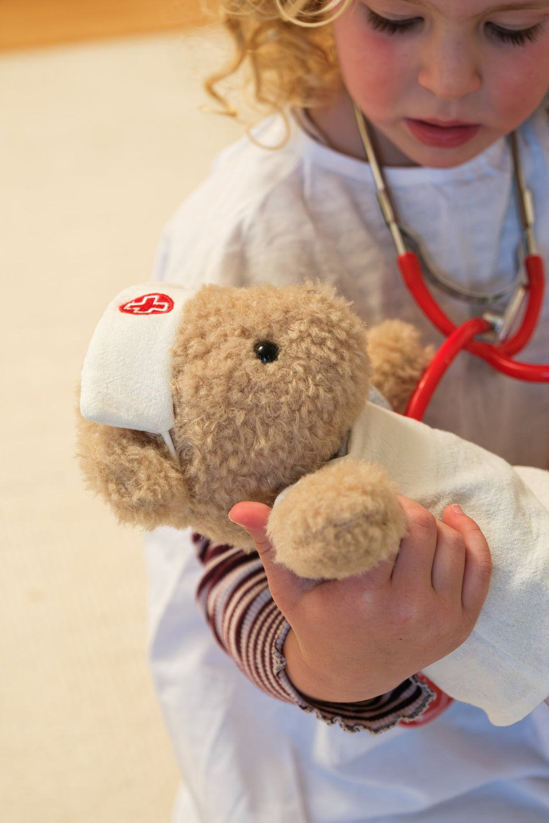 Nurse bear, gift box
