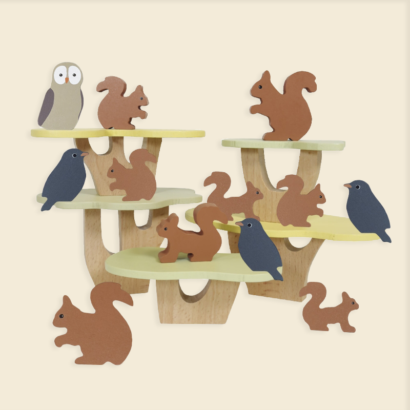 STACKING GAME SQUIRRELS
