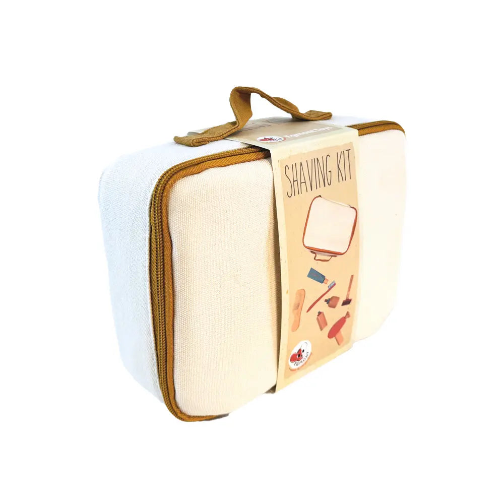 SHAVING KIT IN A FABRIC CASE