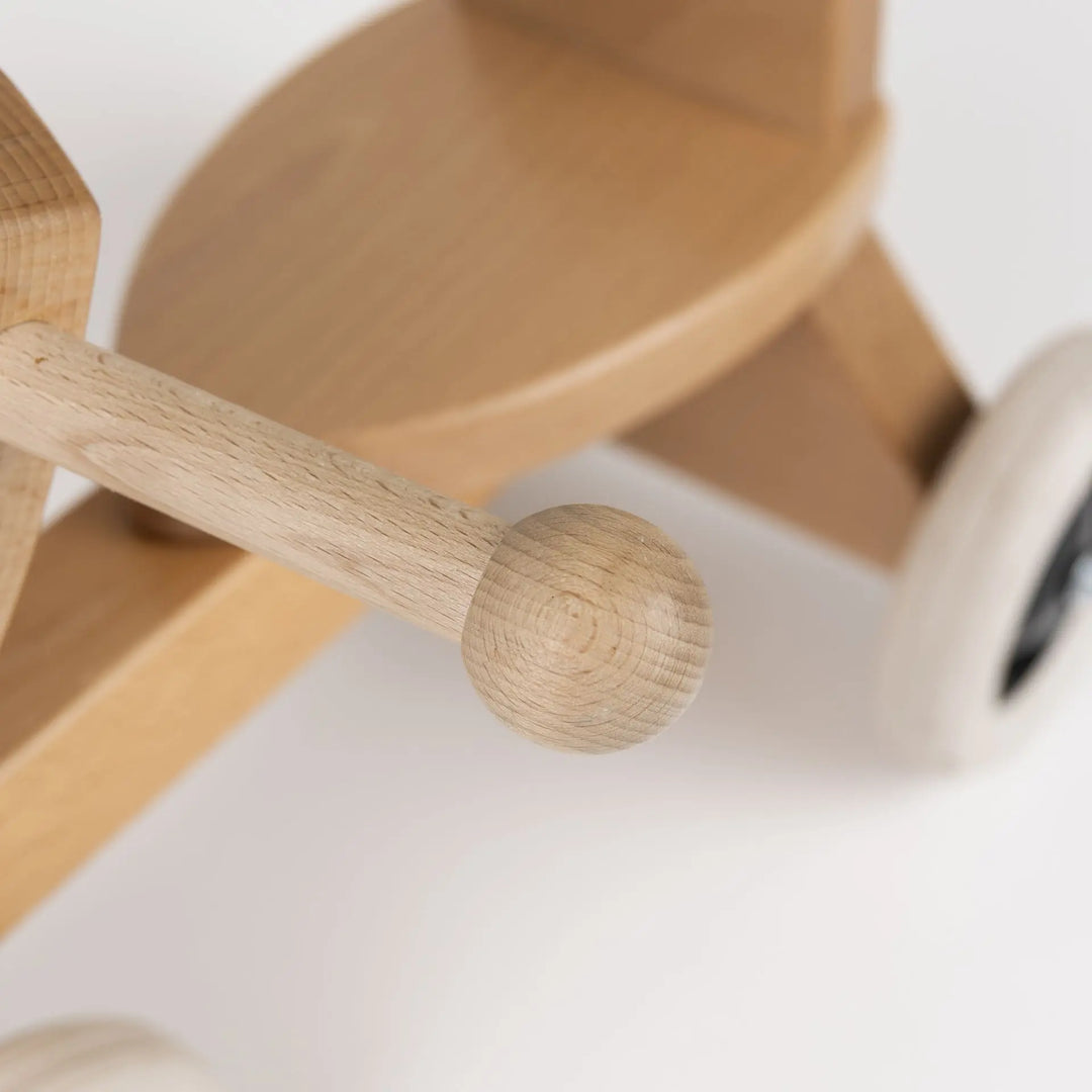 WOODEN SIT AND RIDE