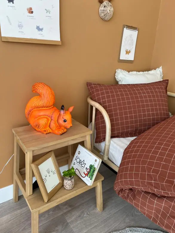 LAMP SQUIRREL