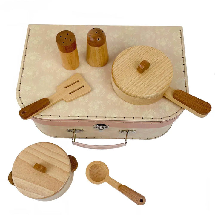 COOKING SET IN A CASE