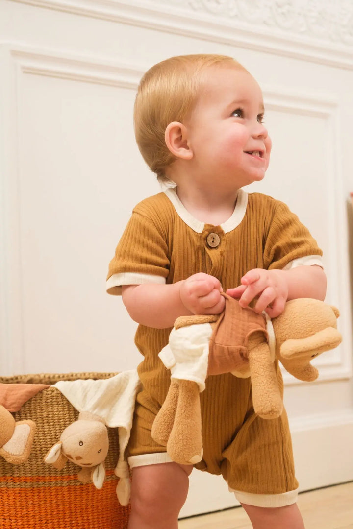 Leonie the giraffe doudou and rattle gift set