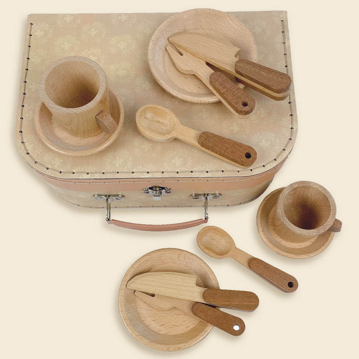 Wooden breakfast set in a case