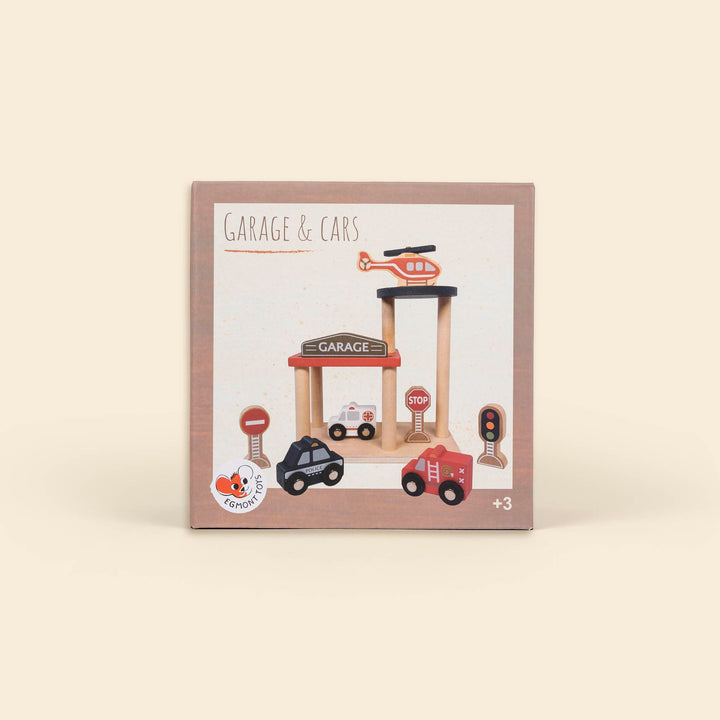 Garage en bois avec voitures