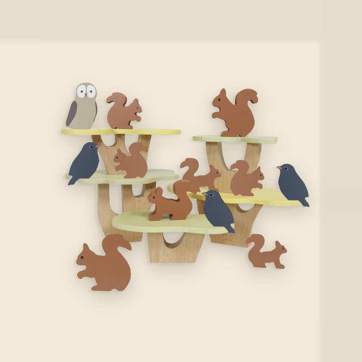 STACKING GAME SQUIRRELS