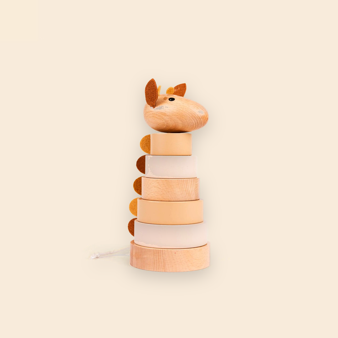 WOODEN PYRAMID GIRAFFE LEONIE