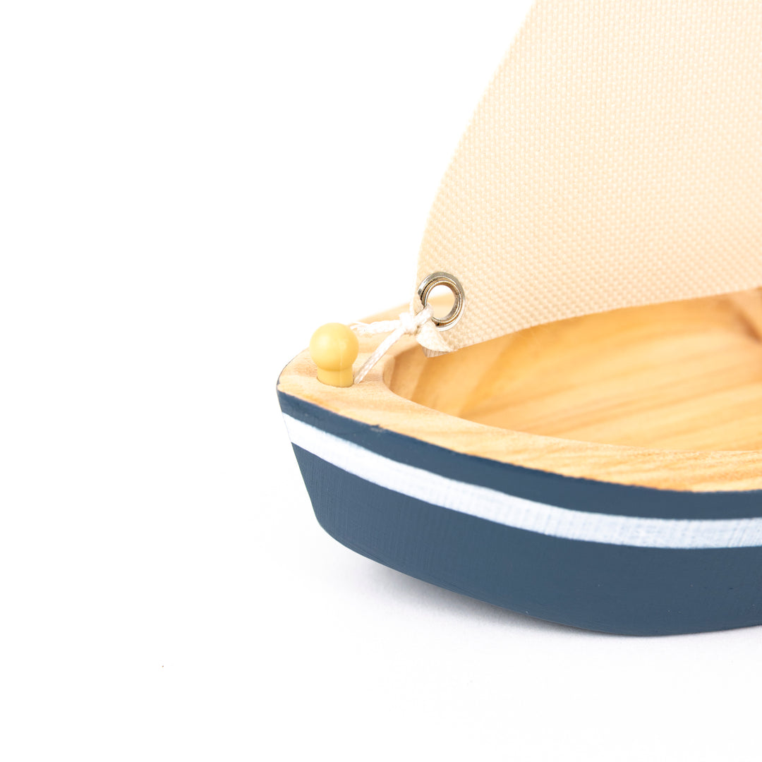 Malo le chat dans une barque