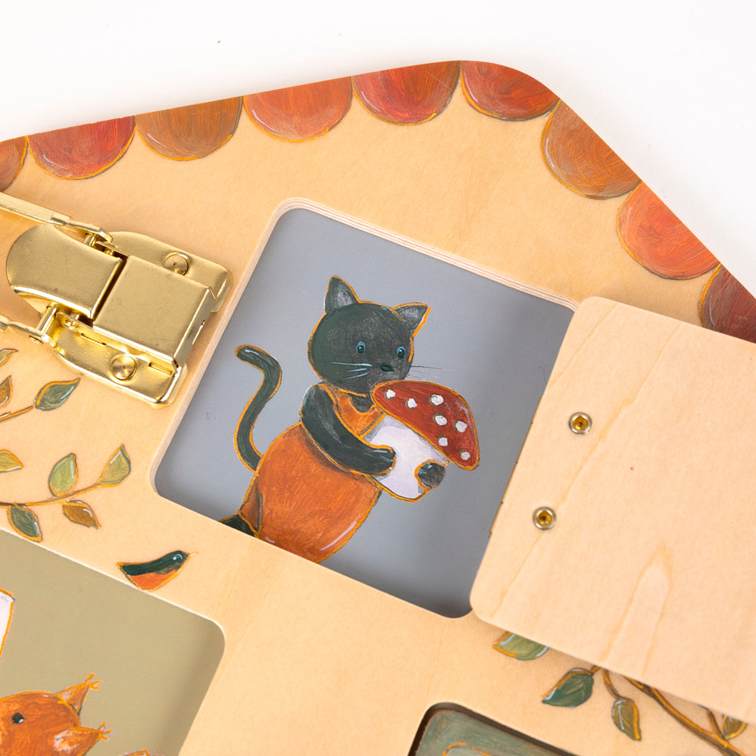 LATCHES BOARD - FRIENDS (SMALL)