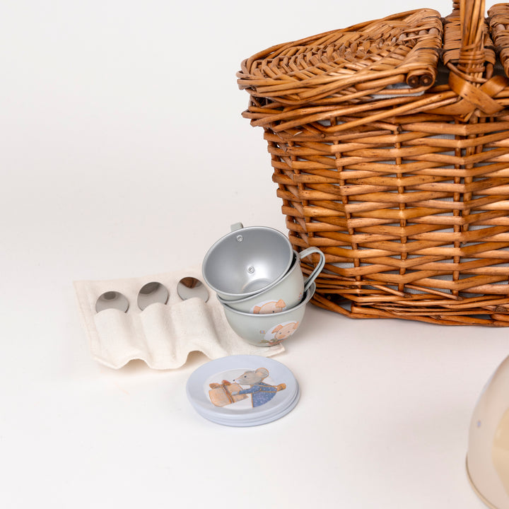 Friends tin tea set in a basket