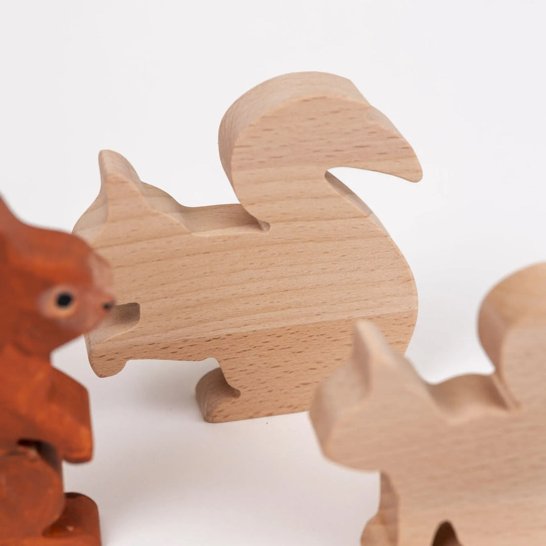 WOODEN SQUIRRELS TO PAINT