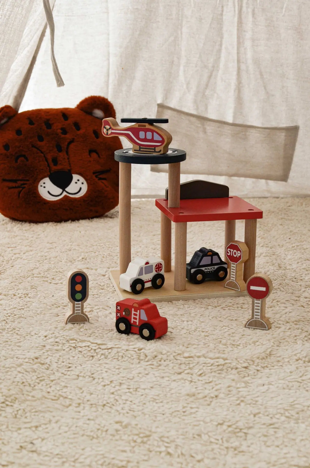 GARAGE WITH CARS