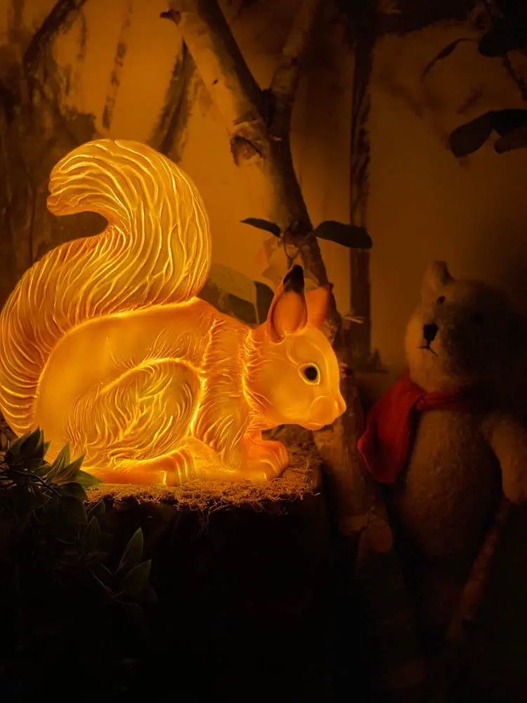 LAMP SQUIRREL