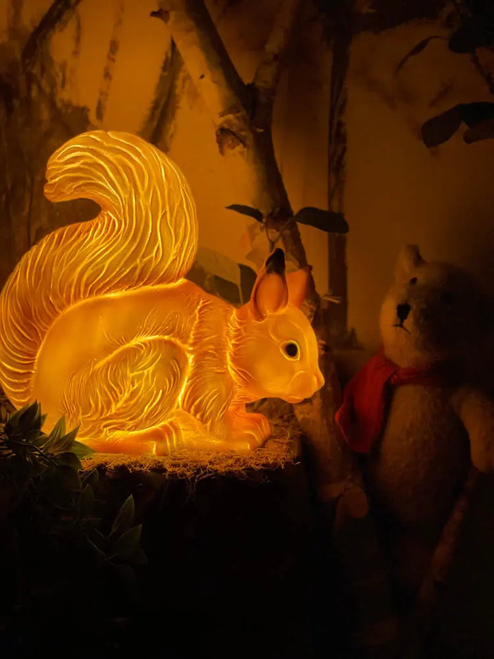 LAMP SQUIRREL