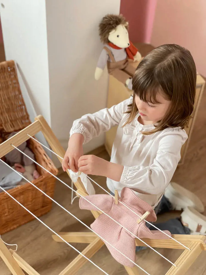 CLOTHES AIRER + PEGS + HA
