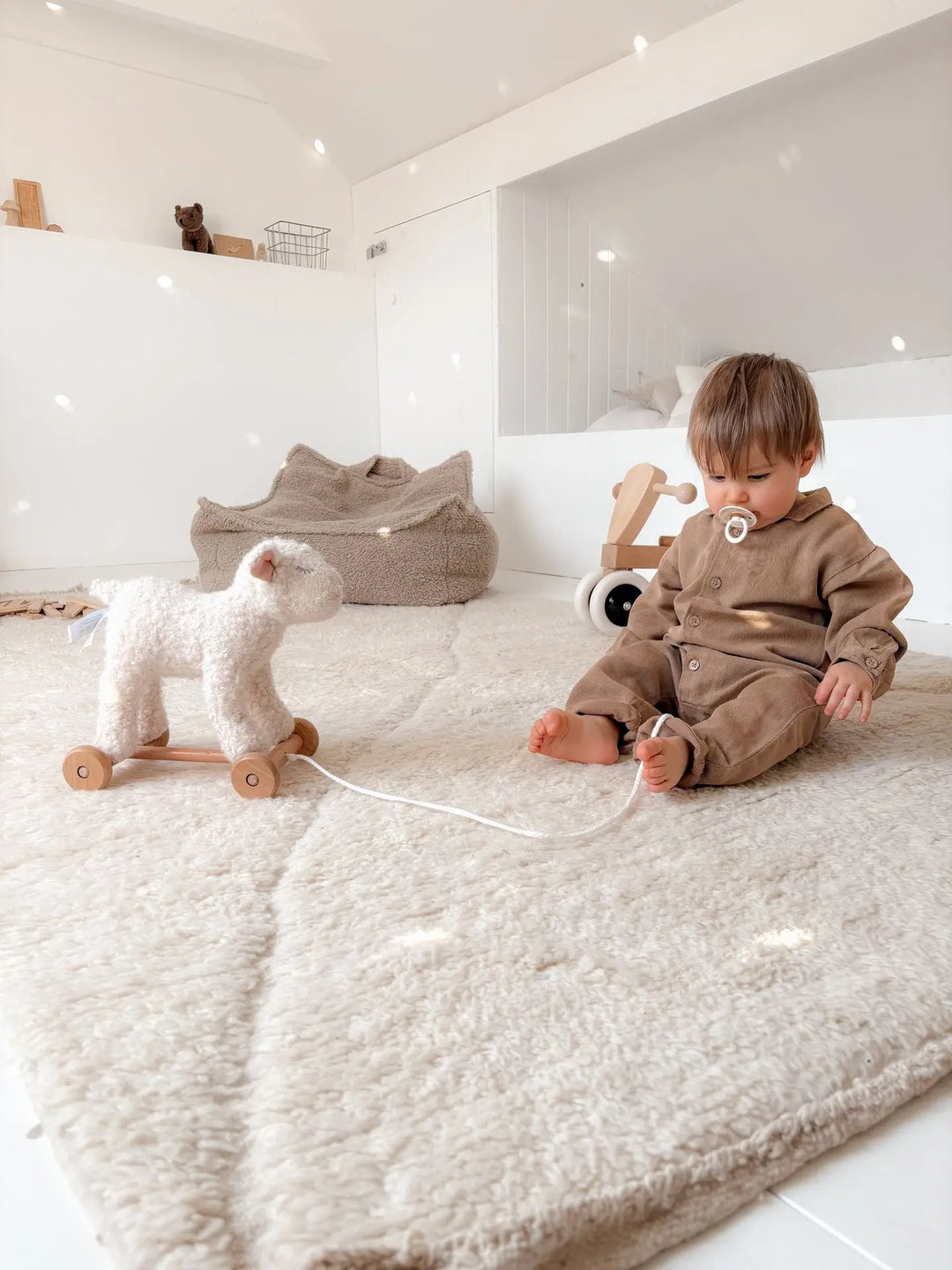 WOODEN SIT AND RIDE