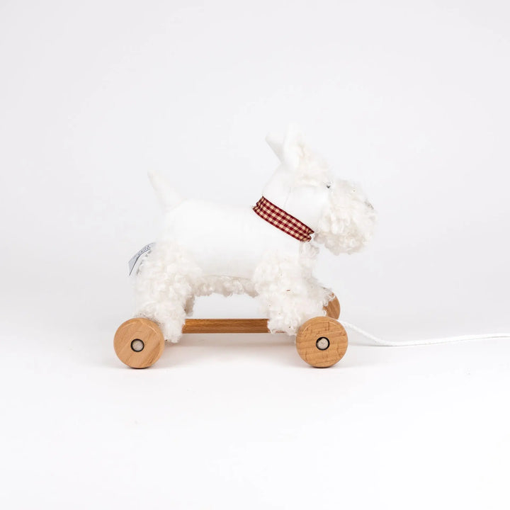 PULL-ALONG LOLA
