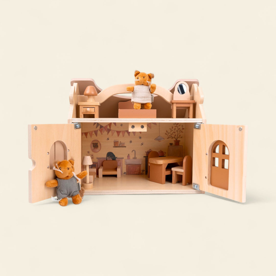 Doll's house with squirrels