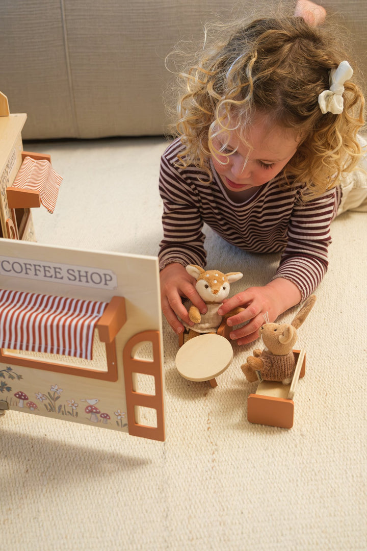 Coffee house and bakery with miniature friends