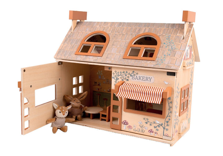 Coffee house and bakery with miniature friends