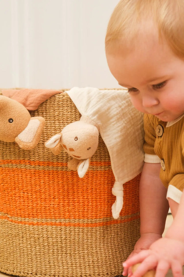 Leonie the giraffe doudou and rattle gift set