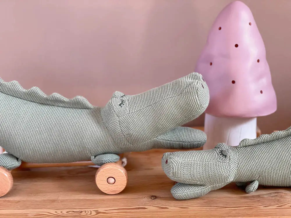 PULL-ALONG CROCODILE