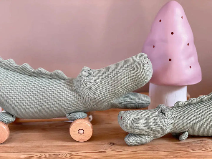 PULL-ALONG CROCODILE