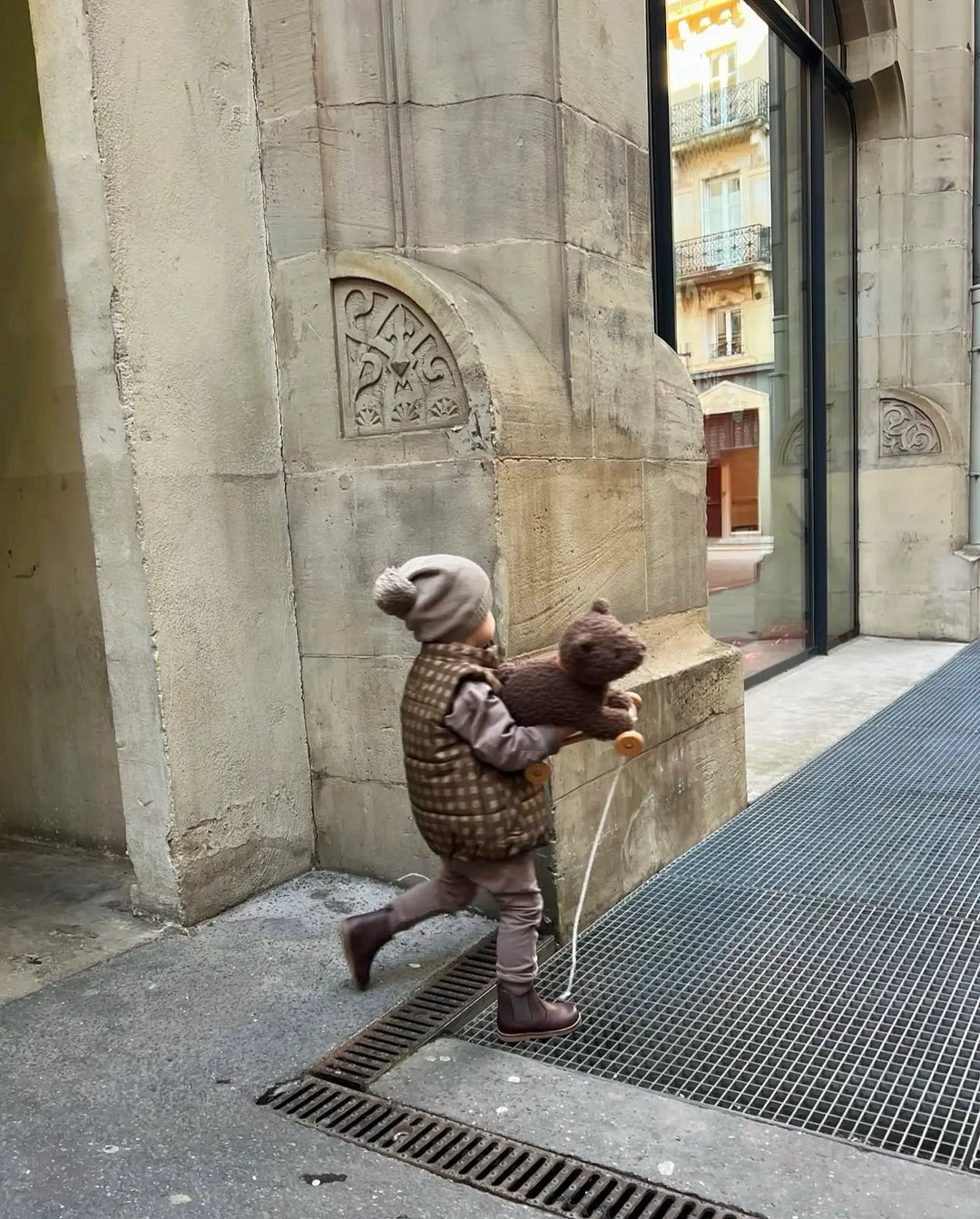 PULL-ALONG RAOUL