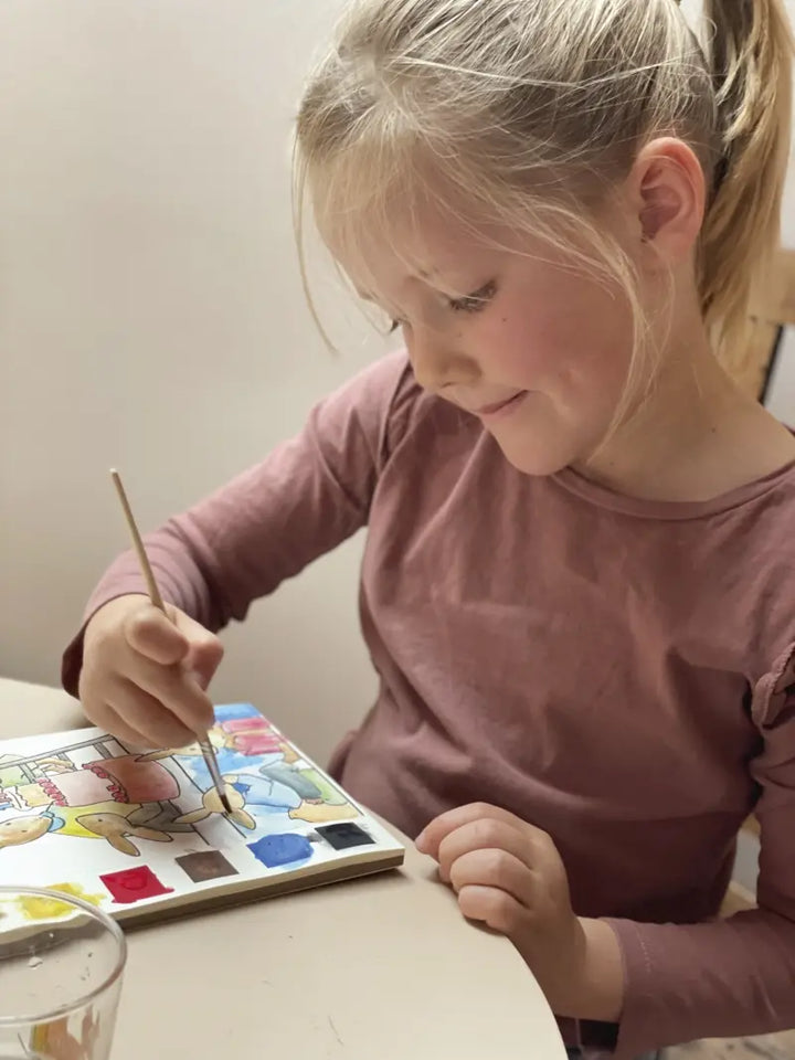 COLOURING BOOK TO PAINT