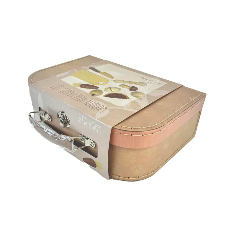 VEGETABLES SET IN A CASE