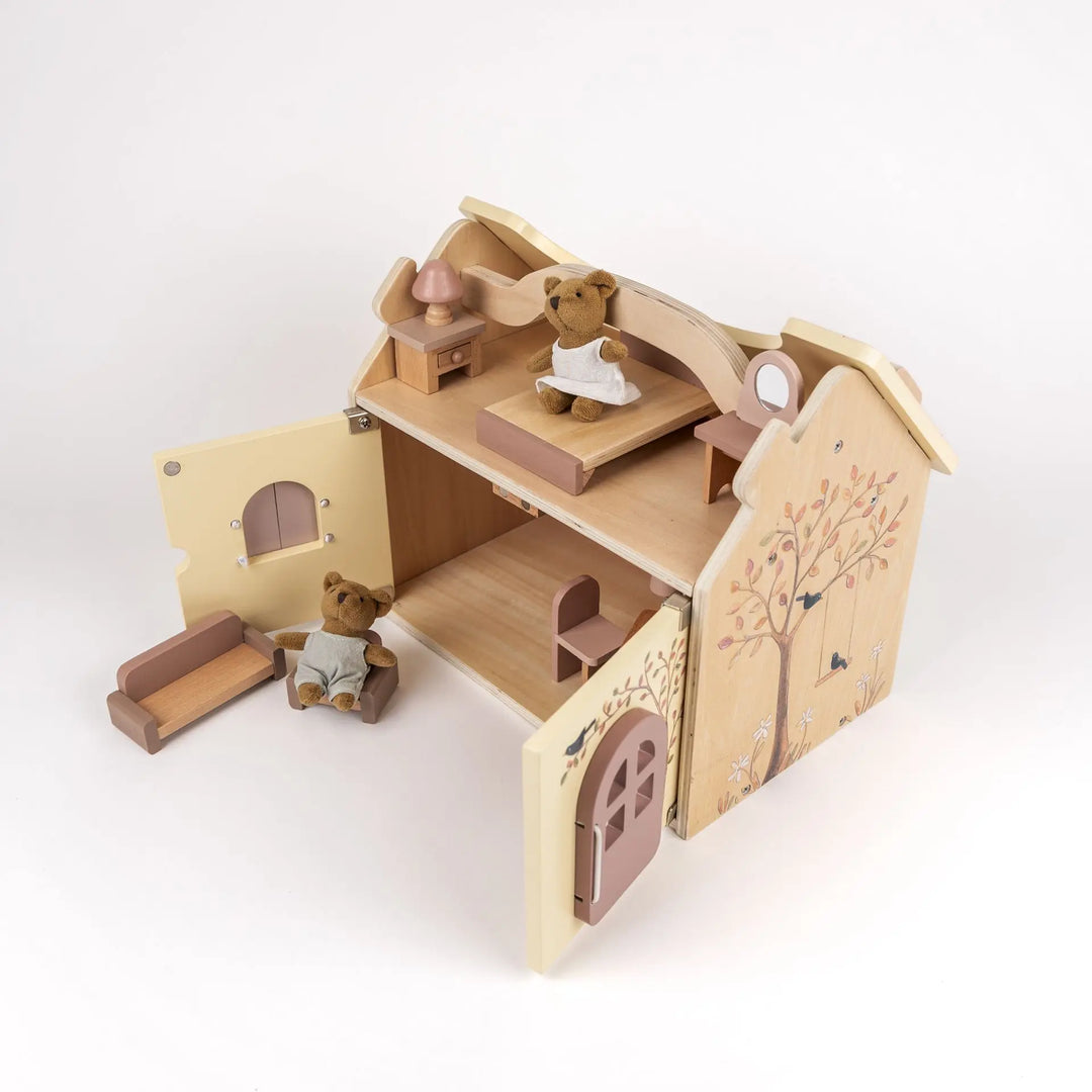 DOLL HOUSE WITH BEARS