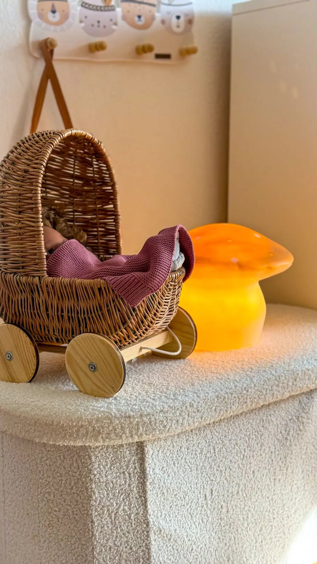 SMALL WICKER PRAM