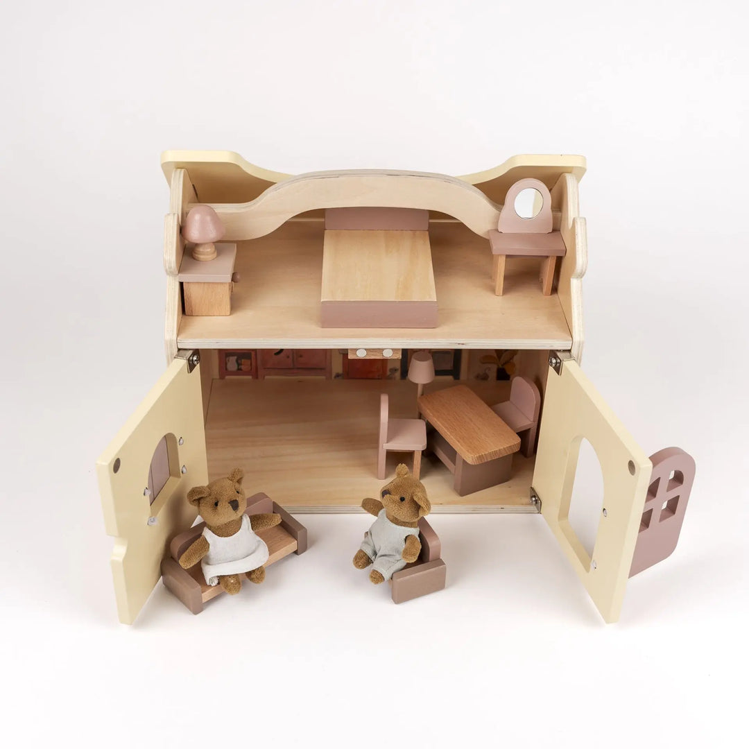 DOLL HOUSE WITH BEARS