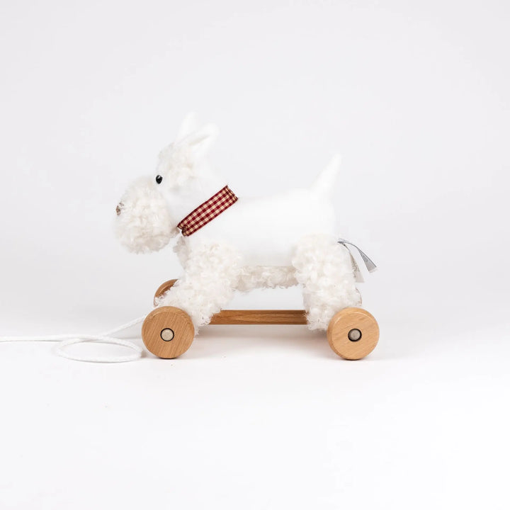 PULL-ALONG LOLA