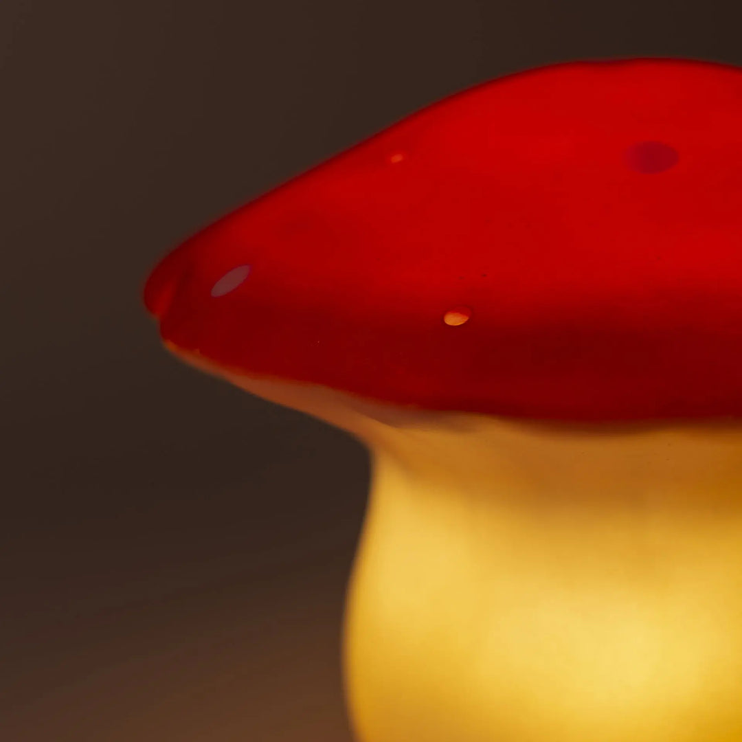 LAMP MUSHROOM MEDIUM RED