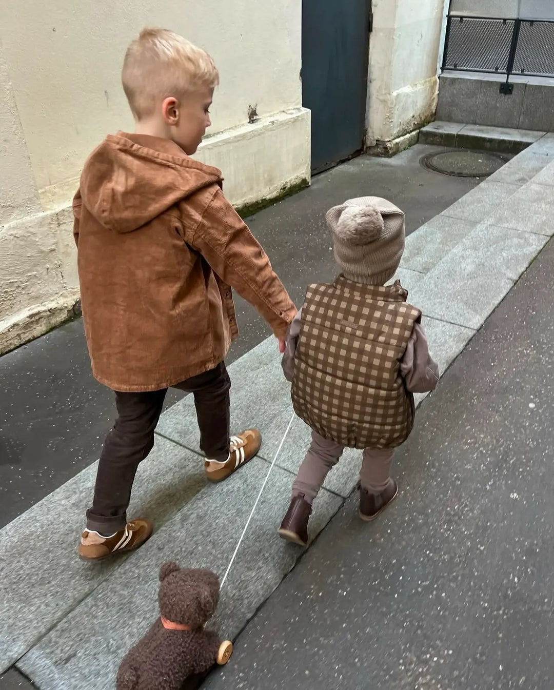 PULL-ALONG RAOUL