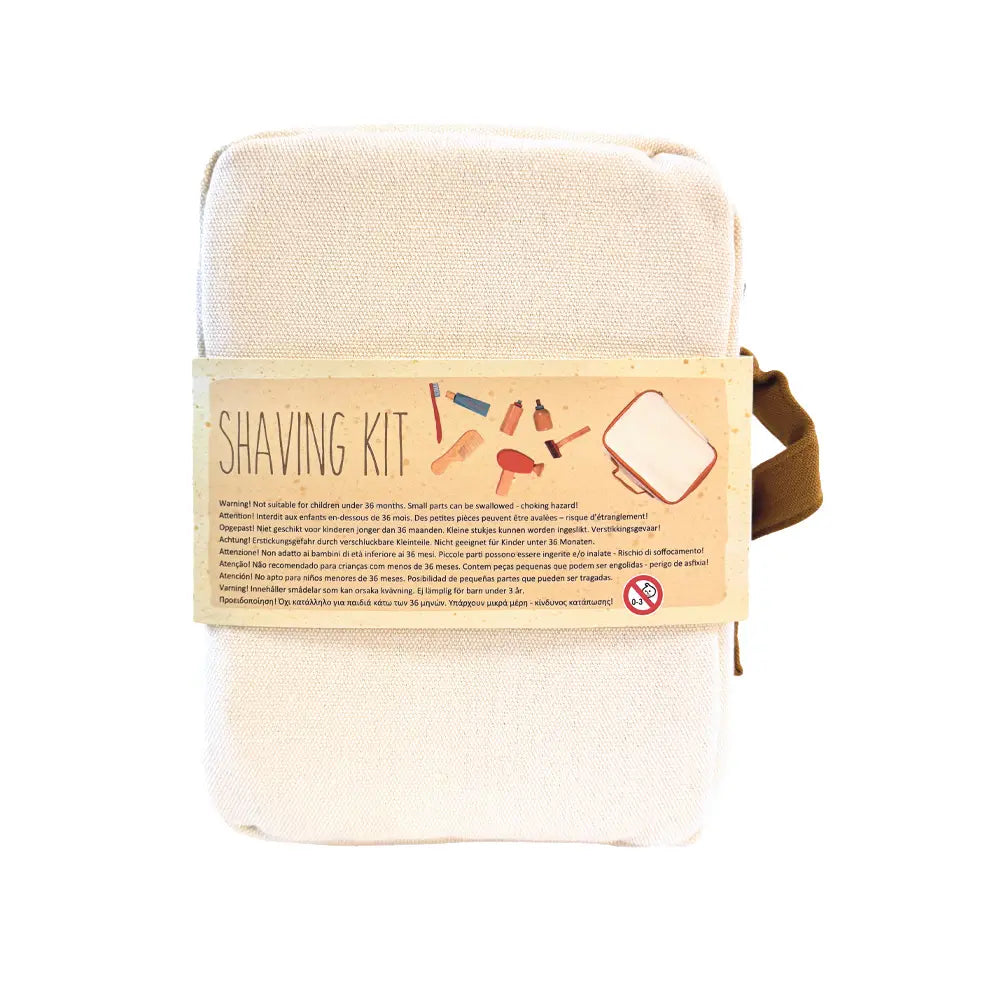 SHAVING KIT IN A FABRIC CASE