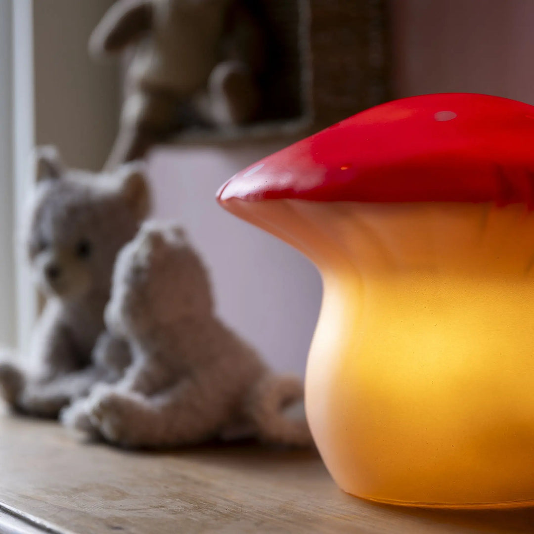 LAMP MUSHROOM MEDIUM RED