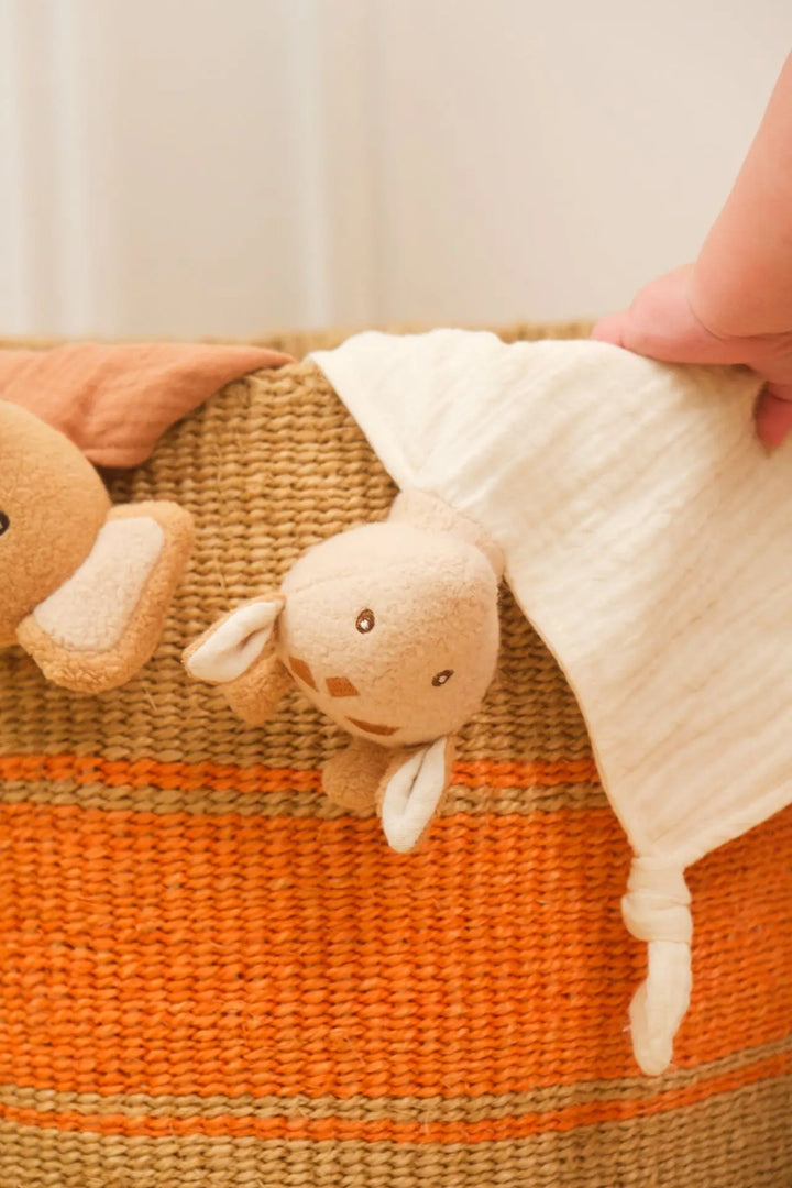 Leonie the giraffe doudou and rattle gift set