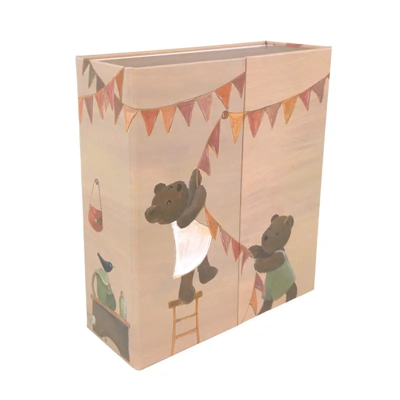 WARDROBE WITH BEAR