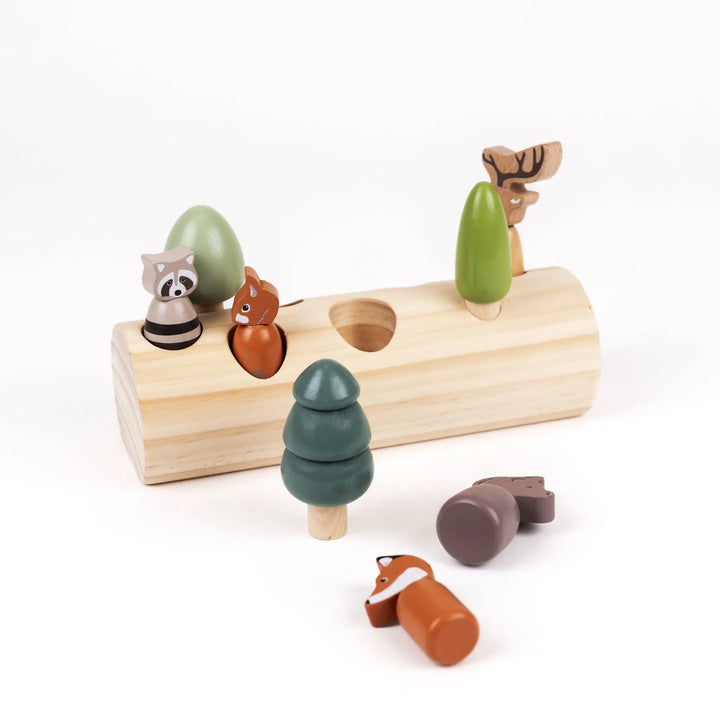 FOREST ANIMALS IN A LOG